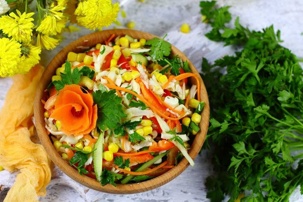 Салат Осенний - очень вкусный салат, который насытит вас калориями и поможет вам противостоять надвигающимся холодам Мне очень нравится гениальный и простой рецепт салата Осенний - делюсь с вами