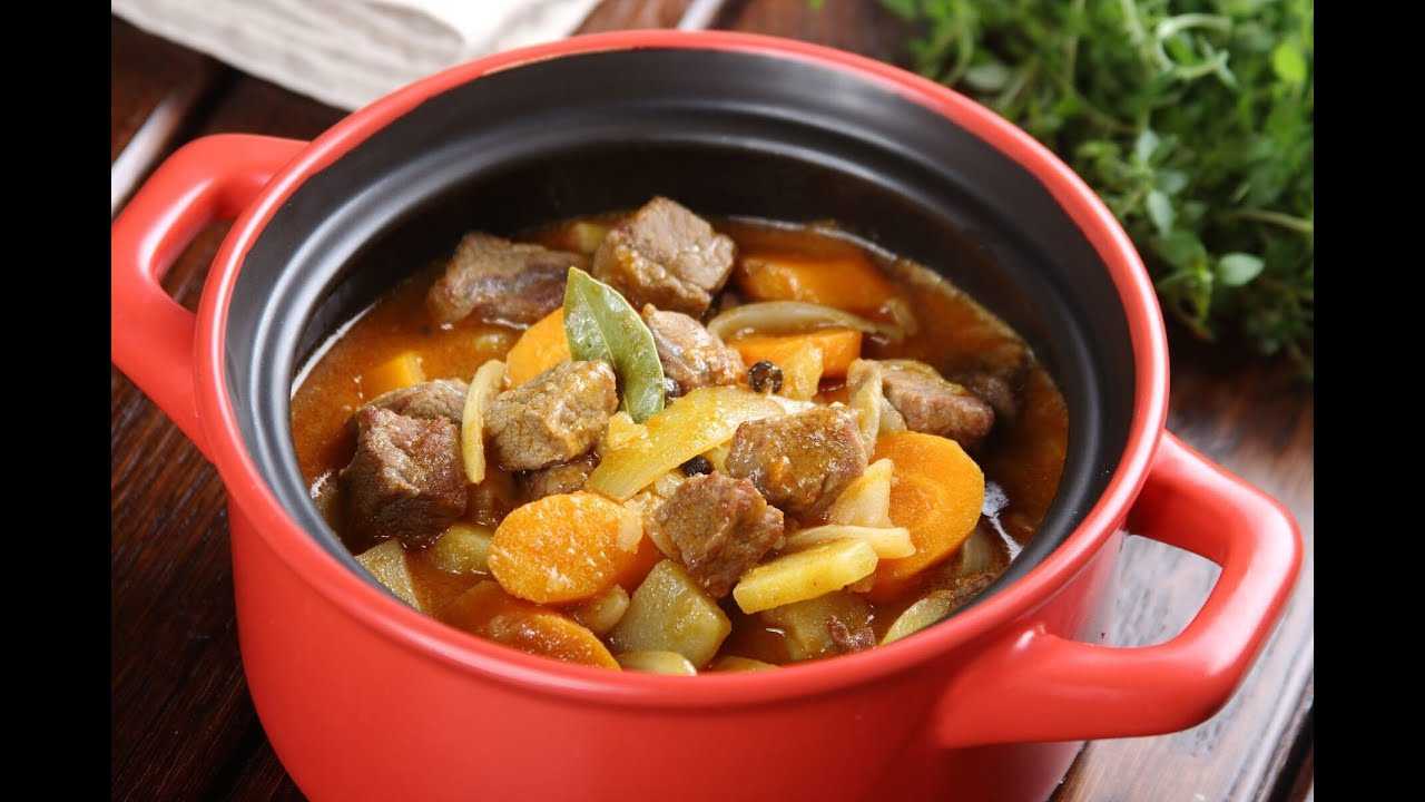 Гуляш из говядины с картошкой