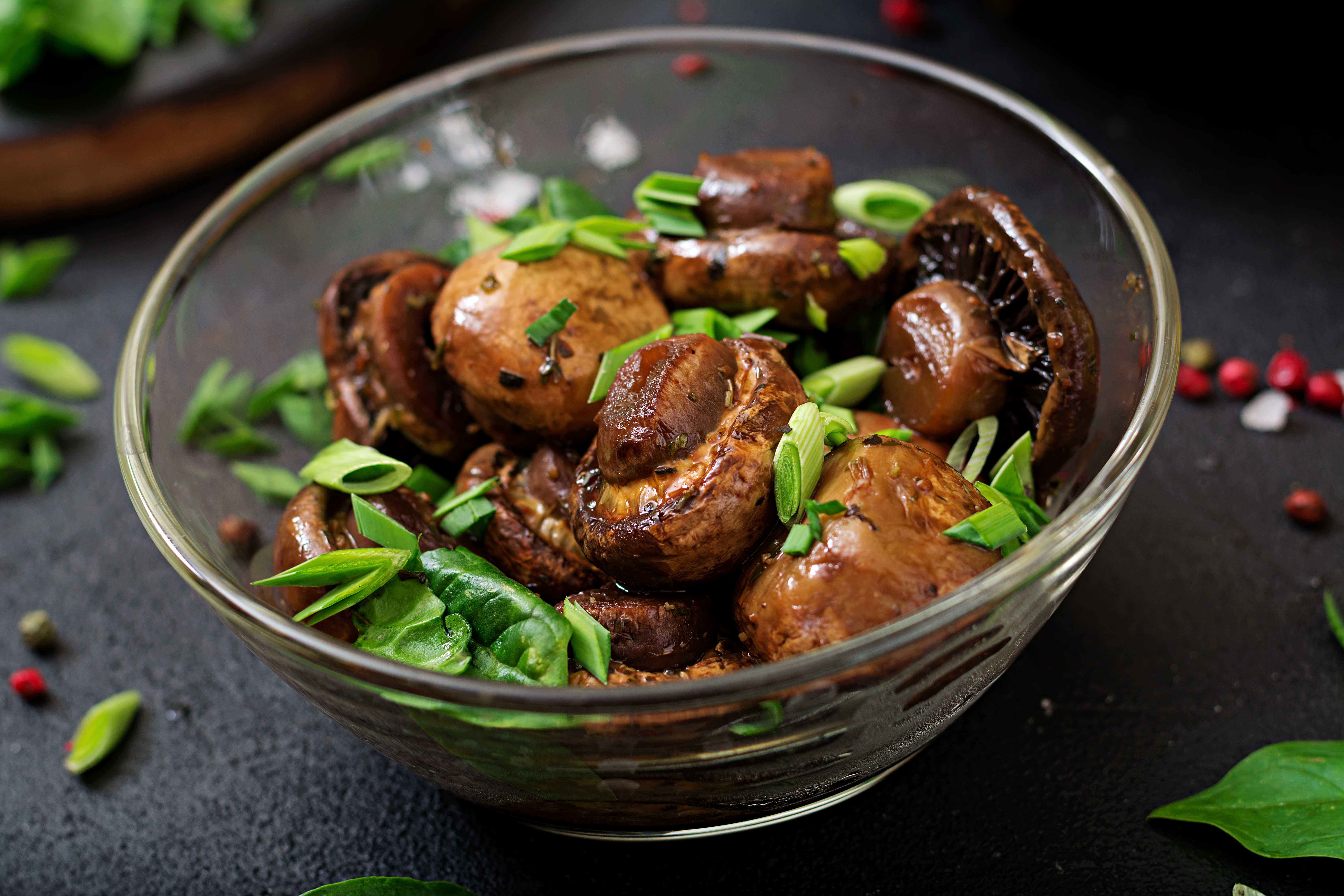 Маринованные шампиньоны в домашних условиях - 7 очень вкусных рецептов быстрого приготовления