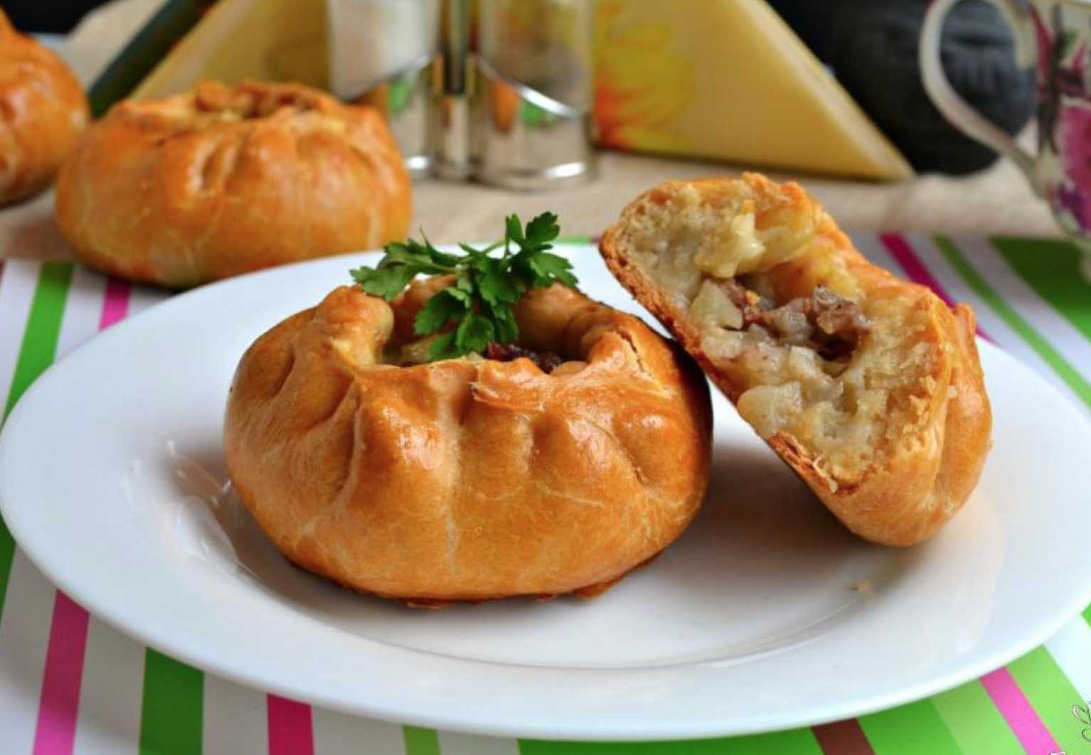 Беляши с мясом на сковороде — очень вкусные домашние рецепты с фотографиями