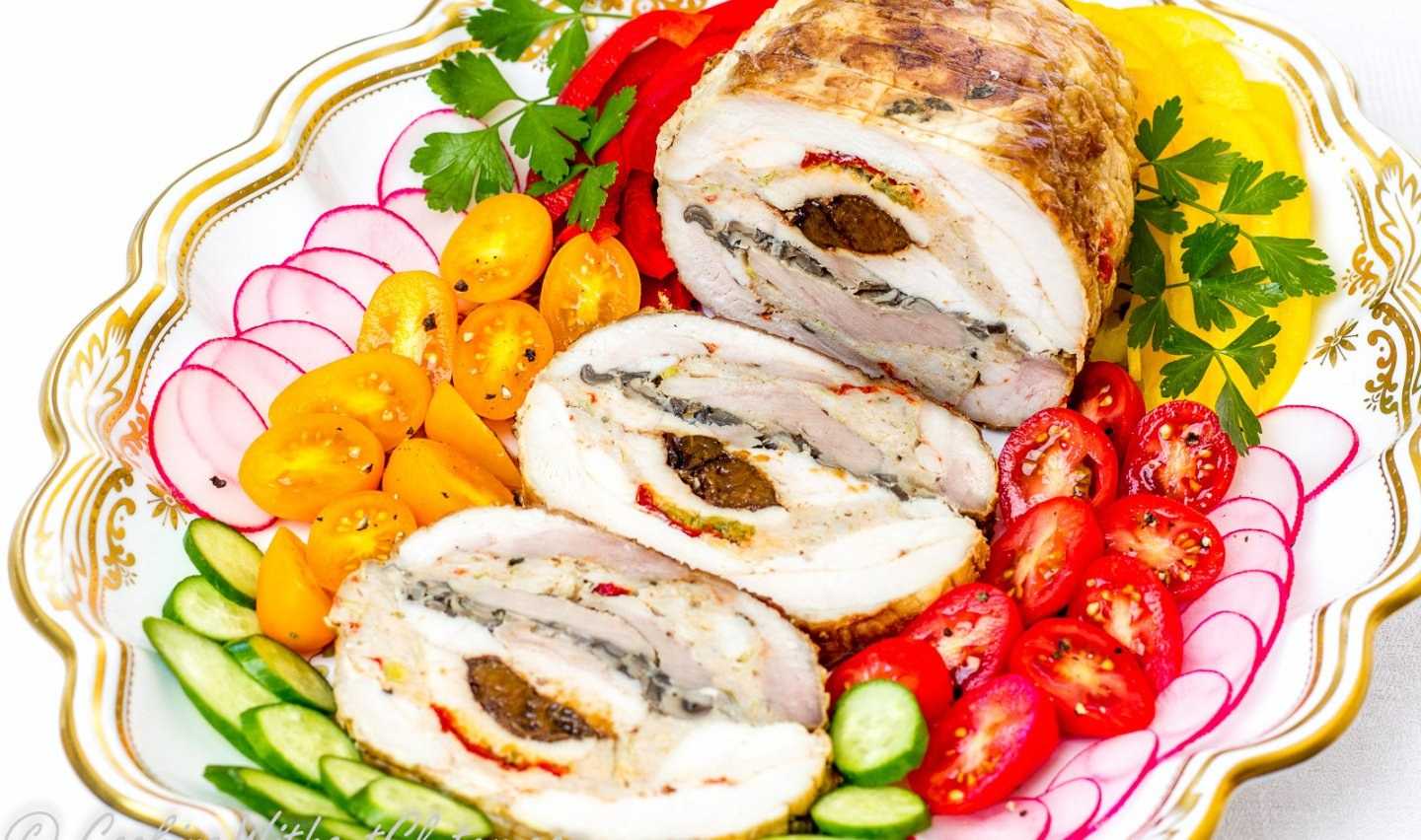 Куриный рулет с черносливом и сыром - вкусные рецепты