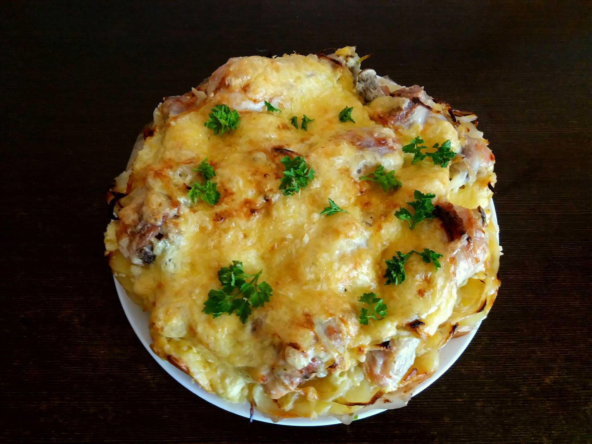 Картошка по-деревенски с майонезом и чесноком в духовке - 9 пошаговых фото в рецепте