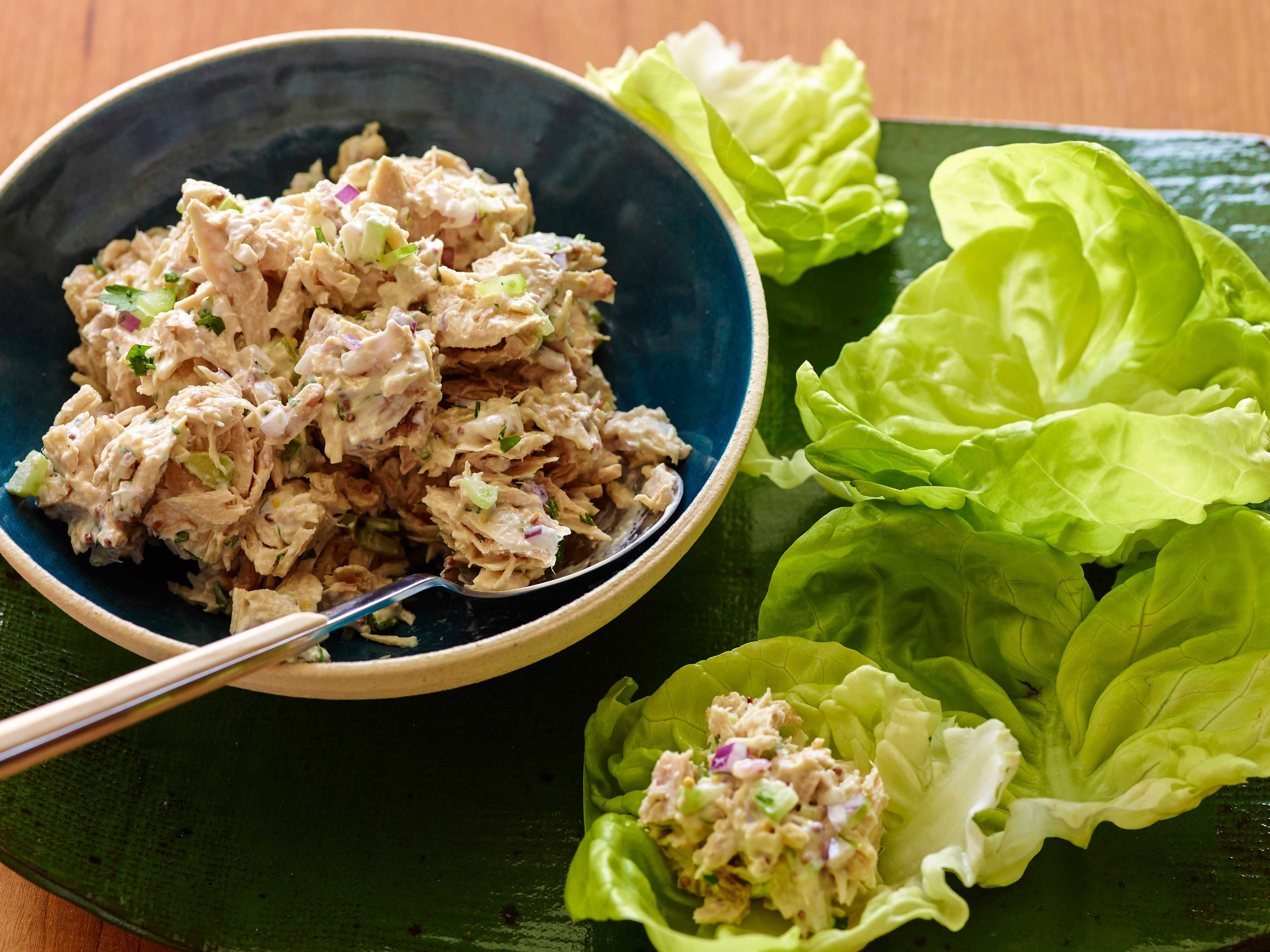 Салат с консервированным тунцом: 8 очень вкусных и простых рецептов