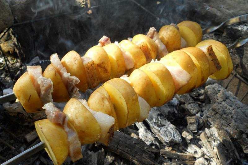 10 рецептов самой вкусной картошки на мангале