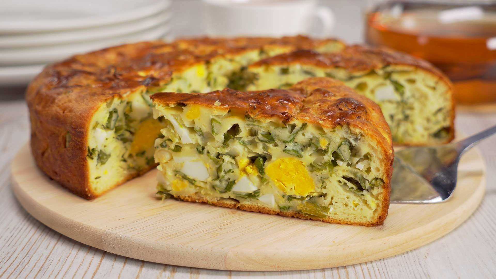 Пирог заливной с зеленым луком и яйцом (на кефире, на сметане)