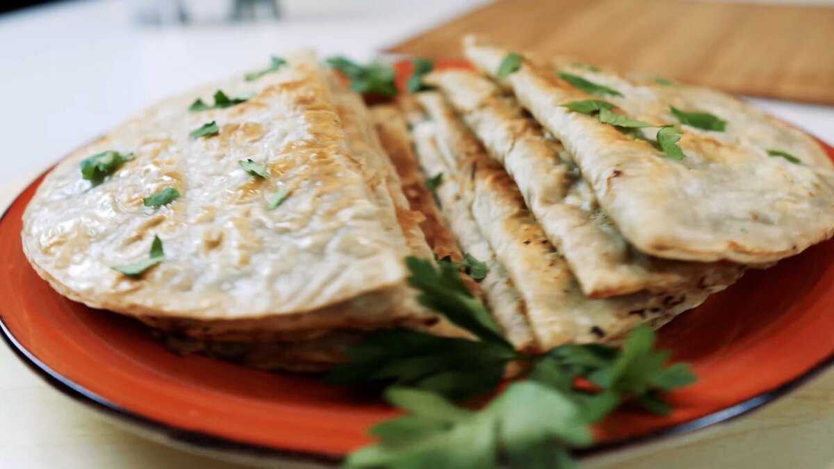 Чебуреки из лаваша – ленивые, но такие вкусные! мясные, сырные и комбинированные начинки для чебуреков из лаваша