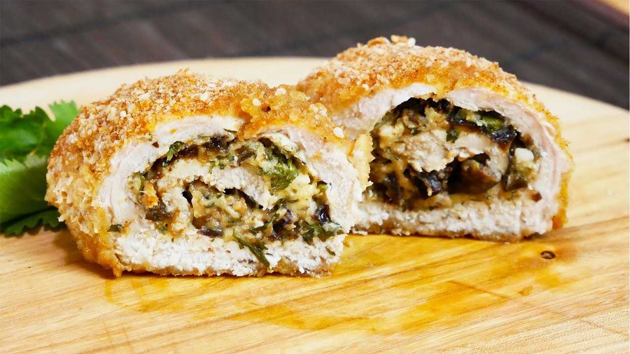 Куриный рулет с черносливом - рецепт. ингредиенты: филе, чернослив, сыр