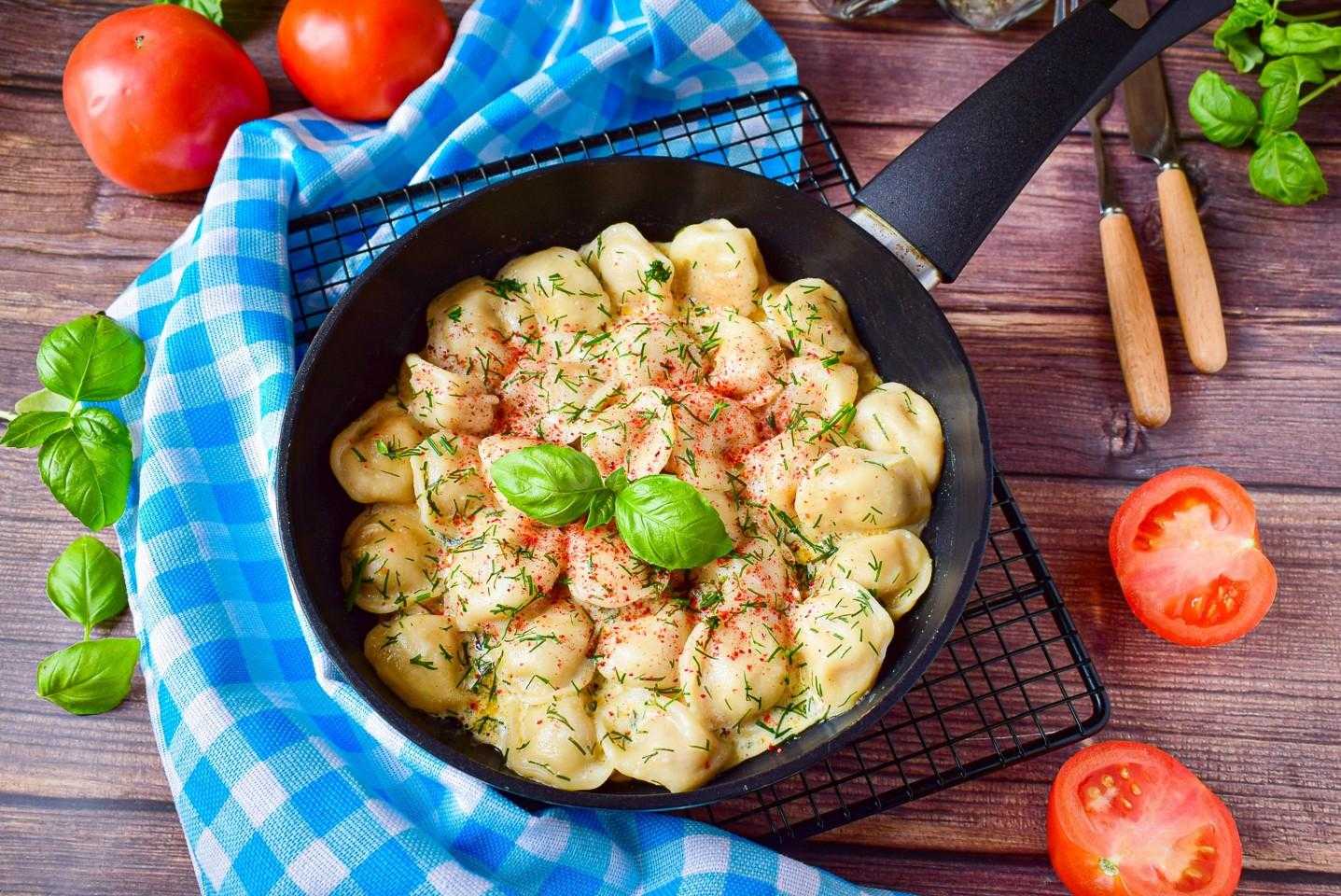 Любите пельмени Предлагаем рецепт, как приготовить вкусные жареные пельмени Такое блюдо получается очень ароматным и с хрустящей корочкой Если никогда не пробовали такие – обязательно попробуйте