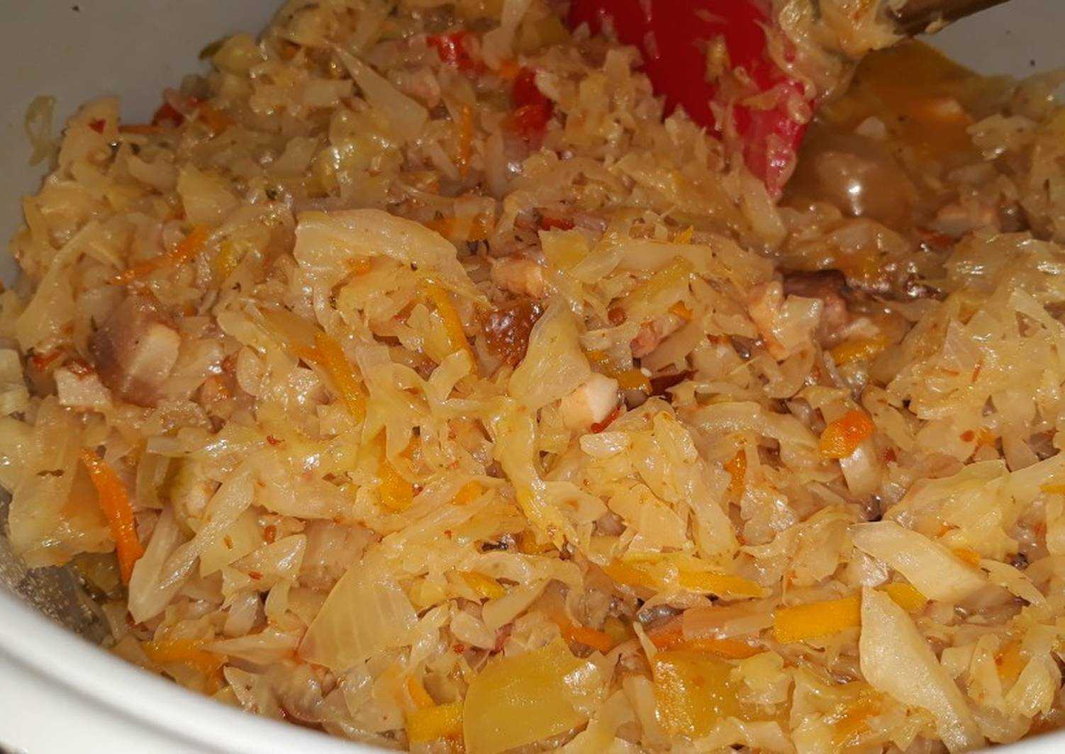 Тушеная капуста — 10 очень вкусных классических рецептов