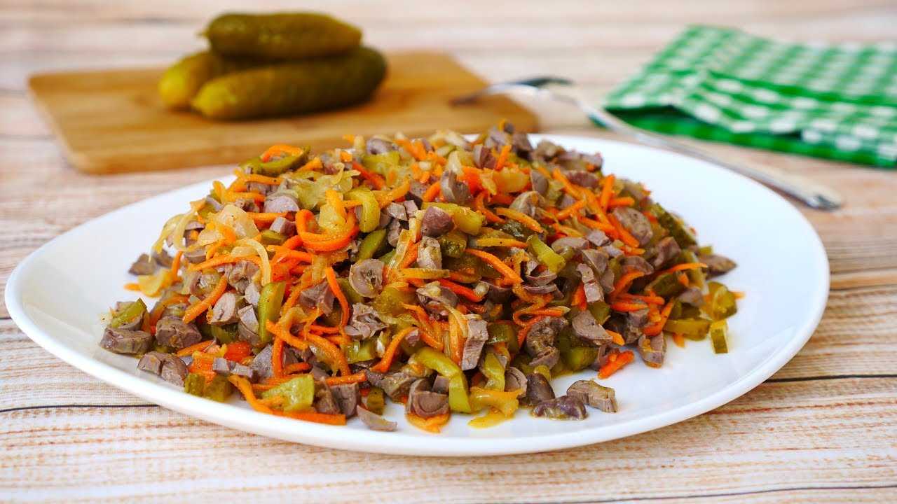 Салат «шахтерский» с солеными огурцами: рецепт с фото