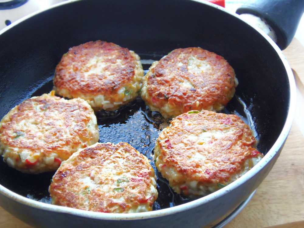 Котлеты из крабовых палочек: 9 очень вкусных рецептов с фото