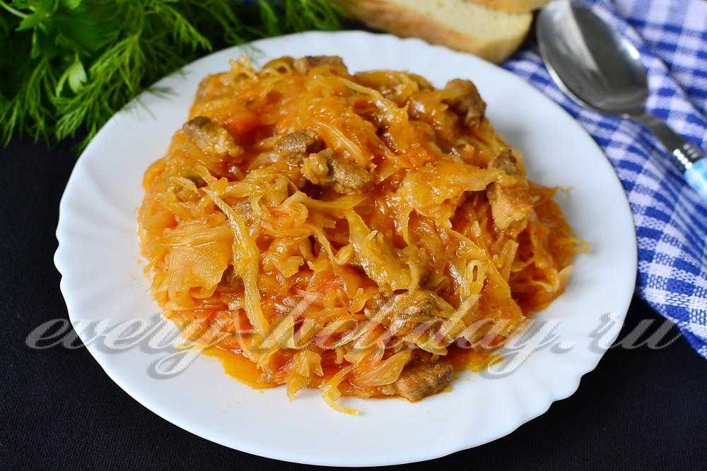 Как правильно тушить капусту так, чтобы этот самый обычный продукт превратился в невероятно вкусное блюдо.