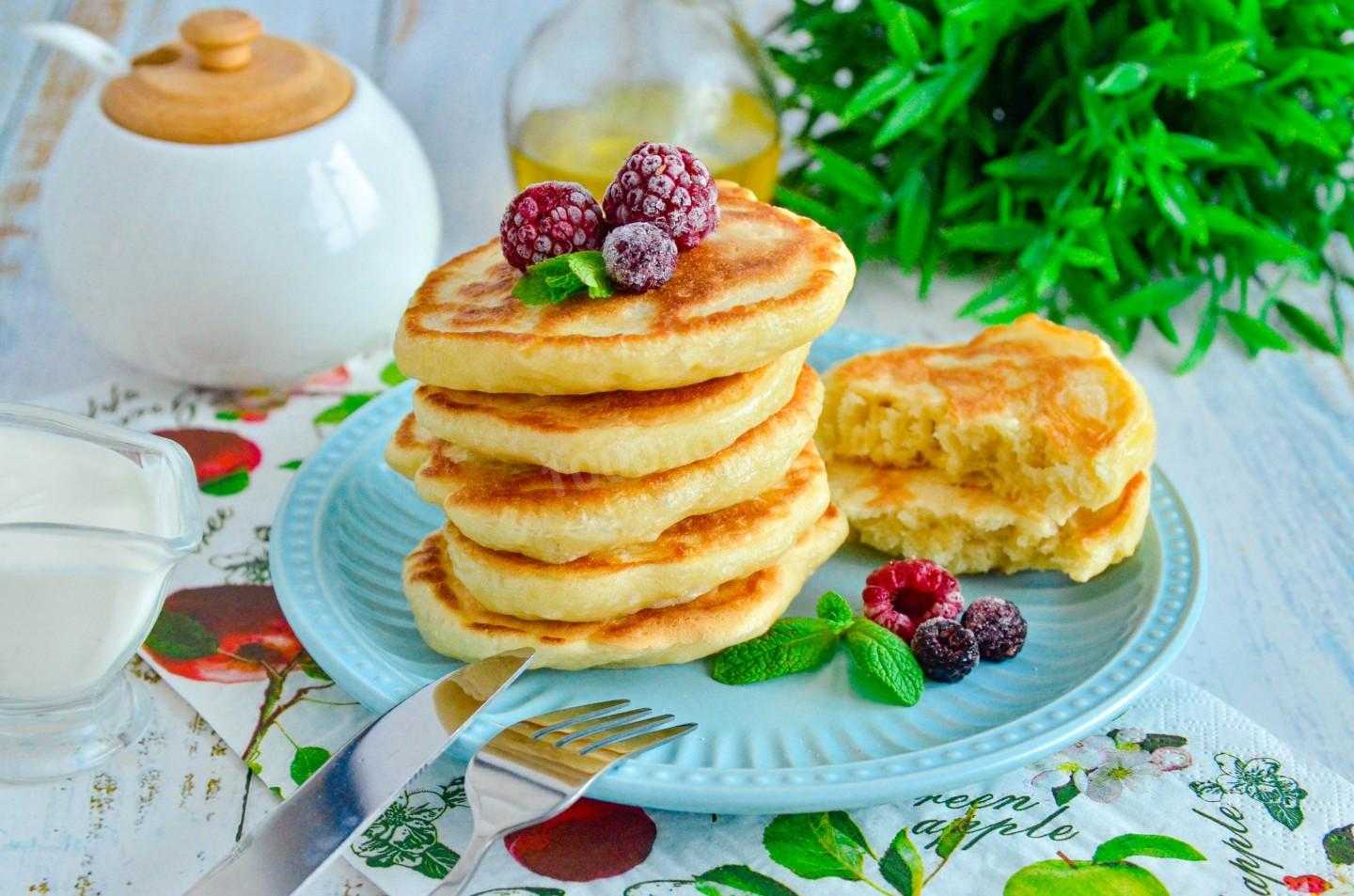 Пышные оладьи на сыворотке, лучшие рецепты с дырочками
