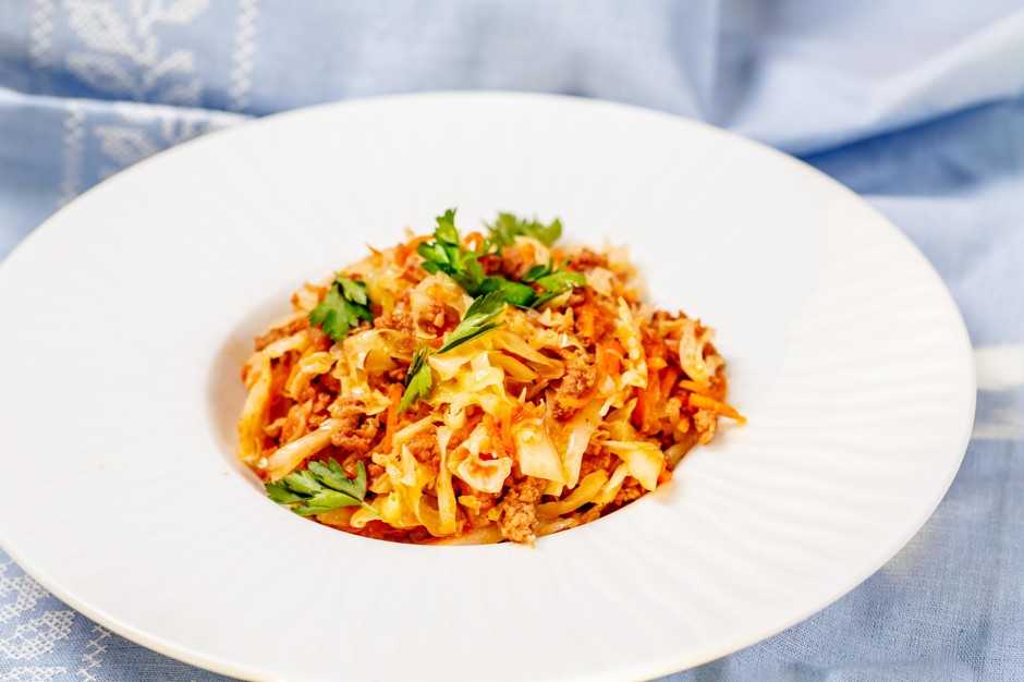 Тушеная капуста: 8 самых вкусных рецептов!