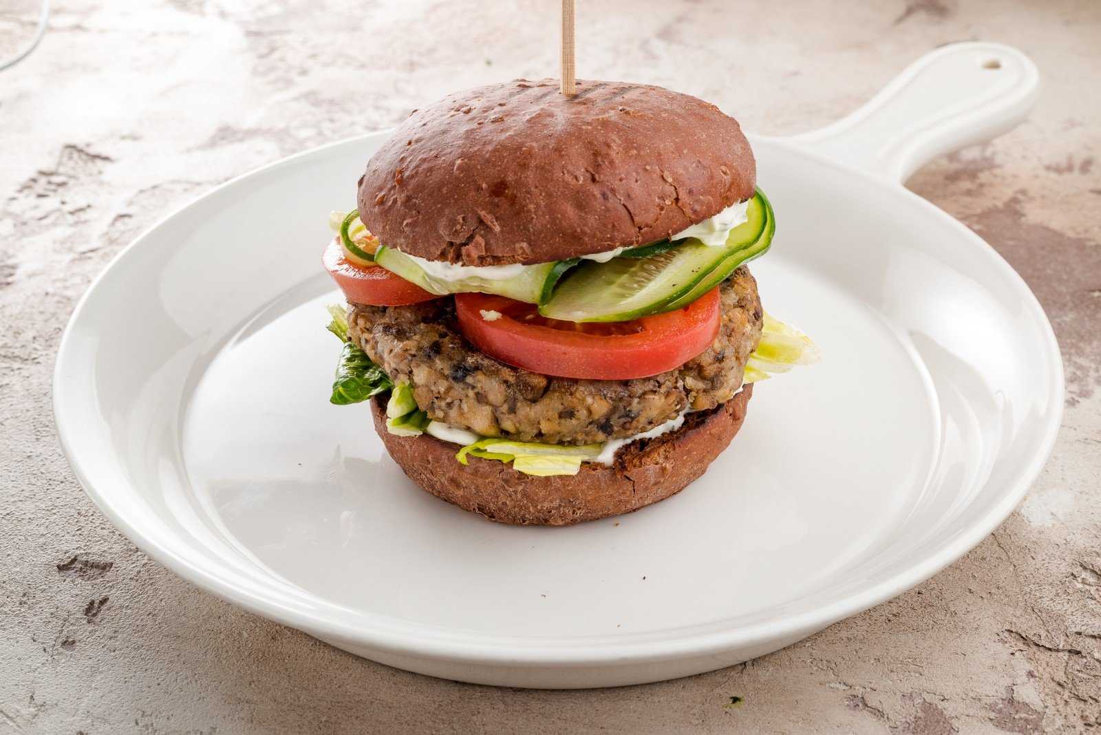 Бургеры в домашних условиях — 5 вкусных рецептов