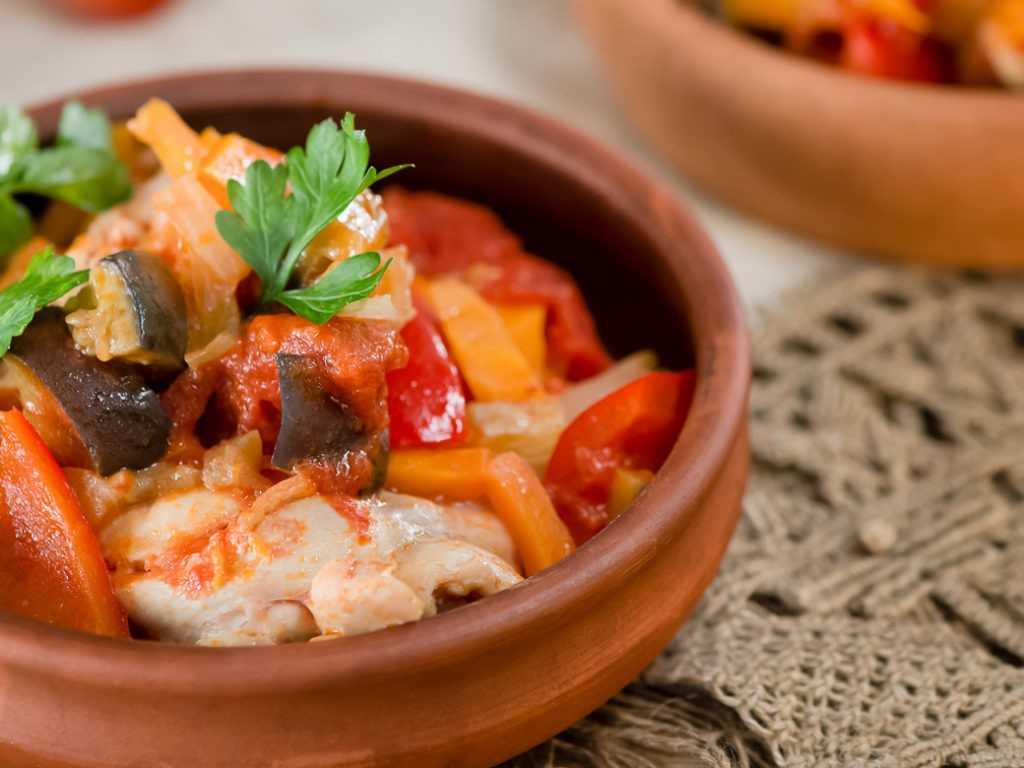 Сочные овощи с мясом в мультиварке