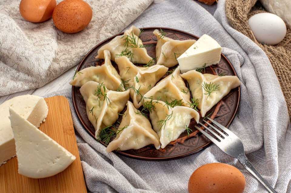 Осетинский пирог с сыром и зеленью: рецепт | меню недели