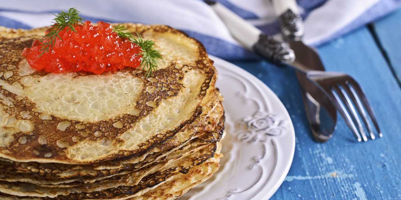 Тонкие блины на пиве с дырочками: 5 вкусных рецептов