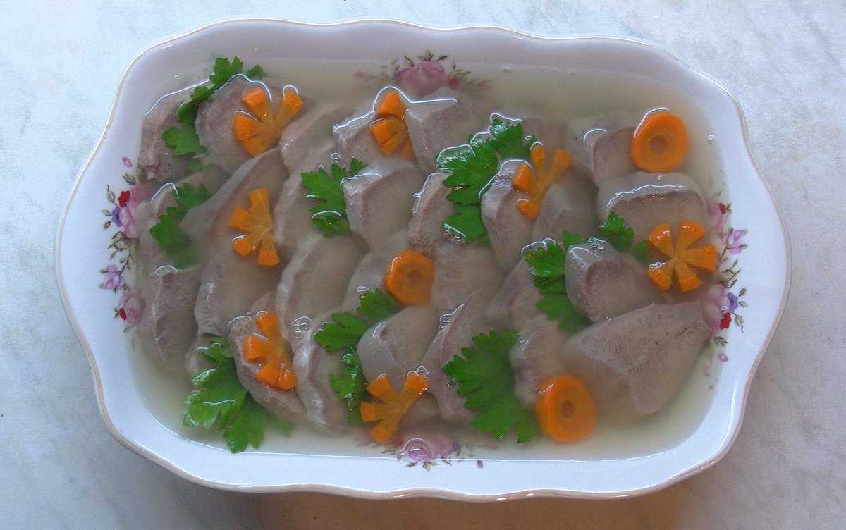 Пошаговый рецепт приготовления заливного из свиного языка с фото